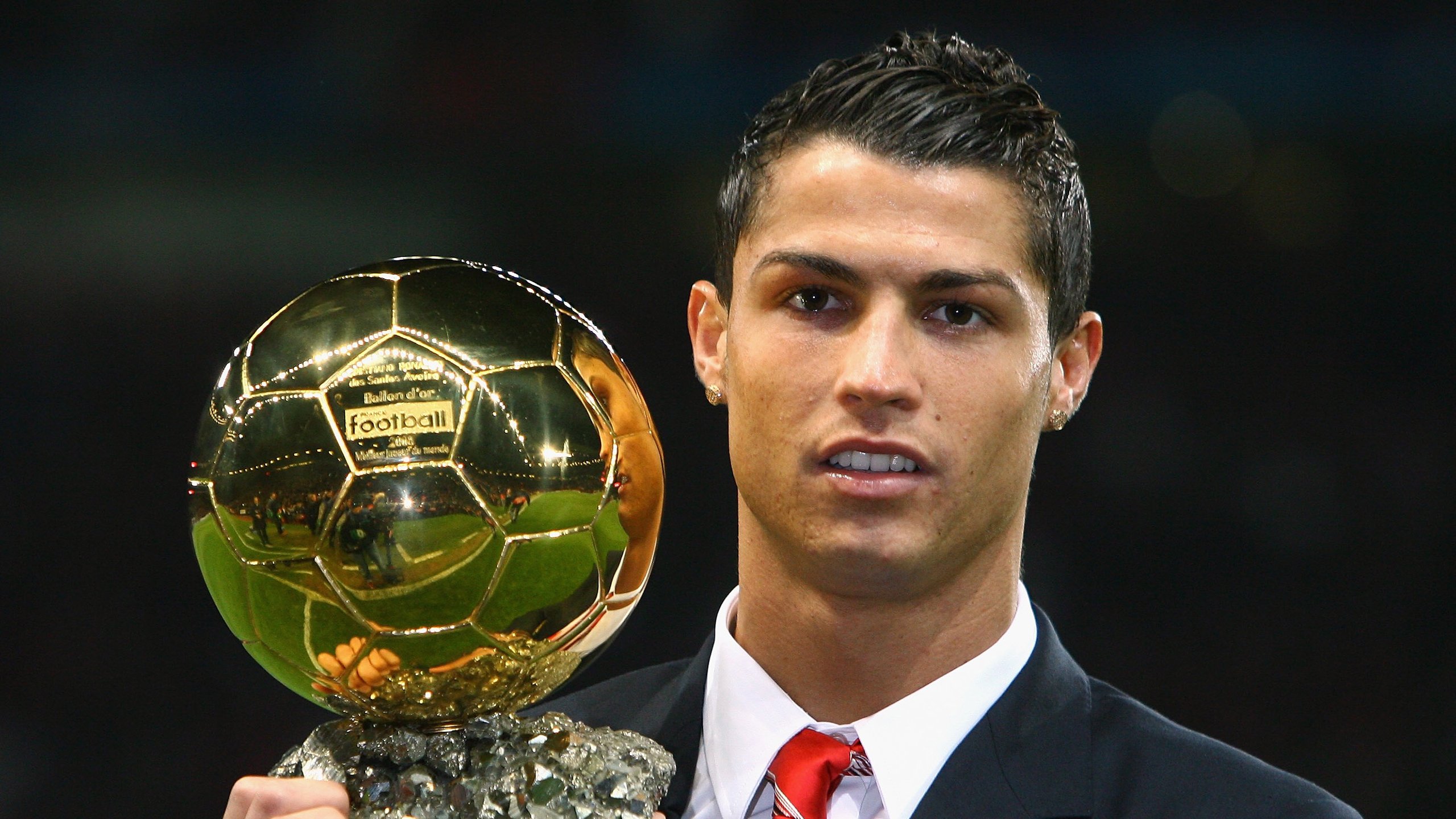 阿什拉夫转会巴黎圣日耳曼，提升边路实力，阿什拉夫转会巴黎多少钱